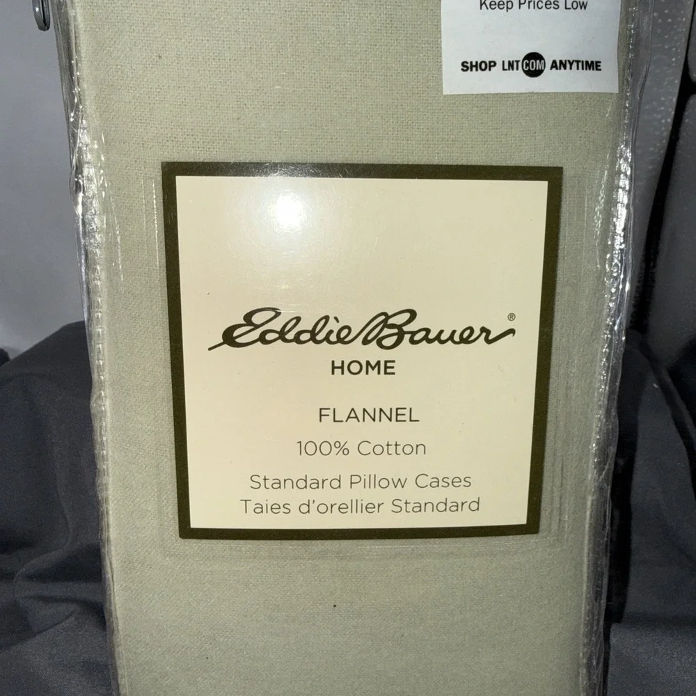 Set Of 2 NEW Eddie Bauer  Flannel STD PillowCases Green 20X32